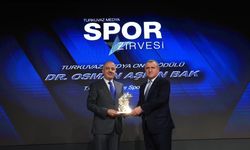 Bakan Bak: “Türkiye'de bir spor tesisi devrimi yaşanmaktadır