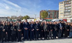 CHP Kırşehir il Başkanlığı, Atatürk’ün vefatının yıl dönümünde çelenk bıraktı