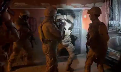 Kırşehir'de şafak operasyonu.. Çok Sayıda Tabanca ve Parça Ele Geçirildi