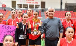Kızıközüspor yenilgisiz şampiyonluğa ulaştı
