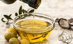 Zeytinyağı Diz Kireçlenmesini Hafifletiyor