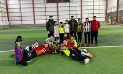 Çocuk Evleri, halı sahada bir araya geldi