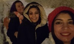 Kırşehir’de Kar Eğlencesi: Vatandaşlar Poşetlerle Kayarak Doyasıya Eğlendi