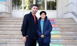 Nefes borusuna mandalina kaçan öğrenciyi öğretmeni Heimlich manevrasıyla kurtardı