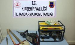 Kazma Kürekle Geldiler, Jandarmayla Karşılaştılar! Kırşehir’de Kaçak Kazıya Operasyon