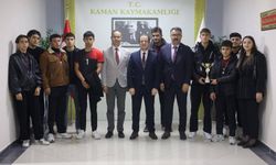 Kaman 15 Temmuz Şehitleri Anadolu Lisesi’nden çifte voleybol başarısı