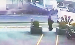 Ters Yön Faciası: Araç Yayaların Arasına Daldı, 2 Ölü 5 Yaralı