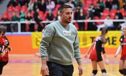 KENDİ YETİŞTİRDİĞİ OYUNCULARLA TARİH YAZDI