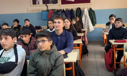 Kırşehir’de eğitim diyaloğu: İl Müdürü Gülşen Cacabey Ortaokulunda