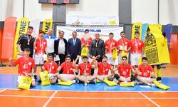 Liseler Voleybolda Şampiyon MTAL