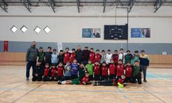 Mucurgücü U12 takımına Özbay’dan moral desteği