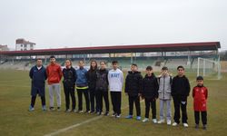 Taekwondocular açık havada zirveye hazırlanıyor