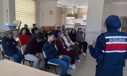 Kırşehir’de Jandarma’dan Hastane Çalışanlarına Bilgilendirme