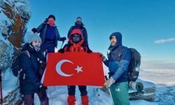 Kırşehirli dağcılar yeni yıla zirvede başladı!