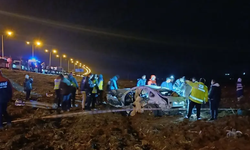 İki otomobil çarpıştı, araçlar şarampole yuvarlandı, 3 kişi öldü