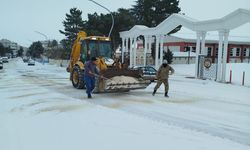Çiçekdağı’nda karla mücadele çalışmaları yeni yılda da devam ediyor