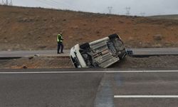 Refüje Devrilen Otomobildeki Aile Hastaneye Kaldırıldı