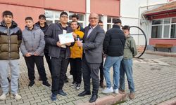 Kırşehir'de Devamsızlık Yapmayan Öğrencilere Tablet Sürprizi!