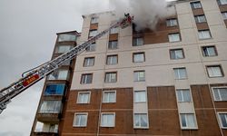 7’nci Katta Yangın, 3 Kişi Etkilendi