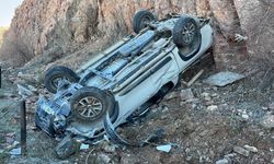 Kontrolden Çıkan Araç Takla Attı