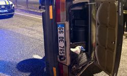 Kontrolden çıkan otomobil devrildi: Sürücü ve iki yolcu hastaneye kaldırıldı