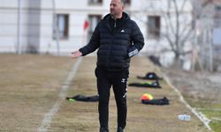 Dohman’dan Derbi Öncesi Net Mesaj: “Play-Off yolunda sahamızdaki maçı mutlaka kazanmalıyız”