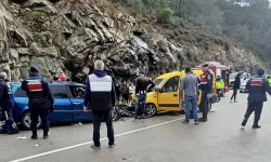 Feci Kaza: Biri Çocuk 2 Ölü, 5 Yaralı