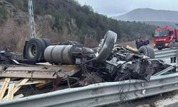 Tır Kazası: 55 Yaşındaki Sürücü Olay Yerinde Öldü