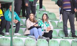 Protokolü Değil, Tribünü Seçti!.. Sueda Şahin tam not aldı