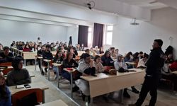 Kırşehir’de Deprem Haftası Kapsamında Üniversite Öğrencilerine Afet Eğitimi