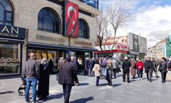 Kırşehir’de altın izdihamı: Fiyatları gören kuyumculara koştu