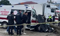 Ambulans kamyona çarptı, 1 kişi öldü, 3 kişi yaralandı