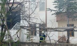 Bodrumda Başlayan Yangın, Binayı Hasara Uğrattı