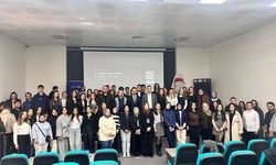 Dijital pazarlama zirvesi Kırşehir’de başladı