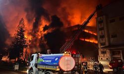 Fabrika Yangını! 30 Araç, 60 Personel Seferber Oldu