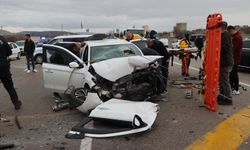Üç Araç Çarpıştı… Aynı Aileden 3 Kişi Hayatını Kaybetti