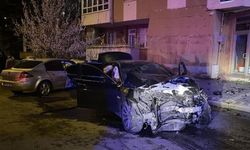 İki Otomobil Çarpıştı: 1'i Ağır 5 Kişi Yaralı