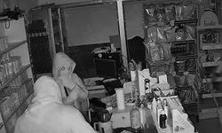 Kadın kıyafetiyle hırsızlık yapan 3 zanlı yakalandı