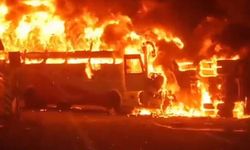 Kamyonla Çarpışan Yolcu Otobüsü Alev Aldı: 13 Kişi Öldü