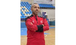 Mesut Hoca’ya milli görev