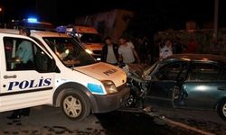 Polis Aracıyla Otomobil Çarpıştı: Biri Polis Memuru 3 Yaralı