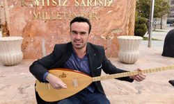 Kırşehir’de Neşet Ertaş sevdalısı: Bağlamasıyla türkülere sahip çıkıyor
