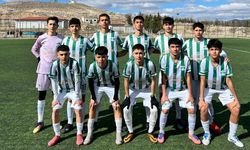 U14 mağlup, U15 berabere