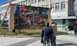 Kırşehir Belediyesi Önündeki Tabela Kafaları Karıştırdı