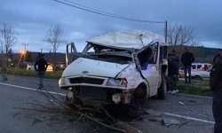 Yol Ortasında Çarpışma: 1’i Bebek 7 Yaralı