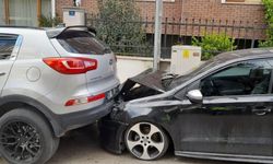 79 Yaşındaki Sürücü 5 Araca Çarptı