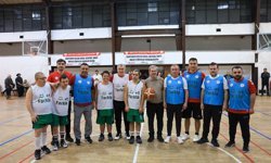 Bakan Bak, Down Sendromlu sporcularla maç yaptı