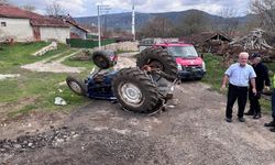 Traktör Devrildi: Sürücü Ağır Yaralandı
