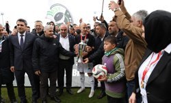 2. Lig'e Yükselen 12 Bingöl Spor, Kupasını Aldı