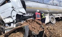 Yakıt Tankeri Kontrolden Çıktı: 1 Yaralı